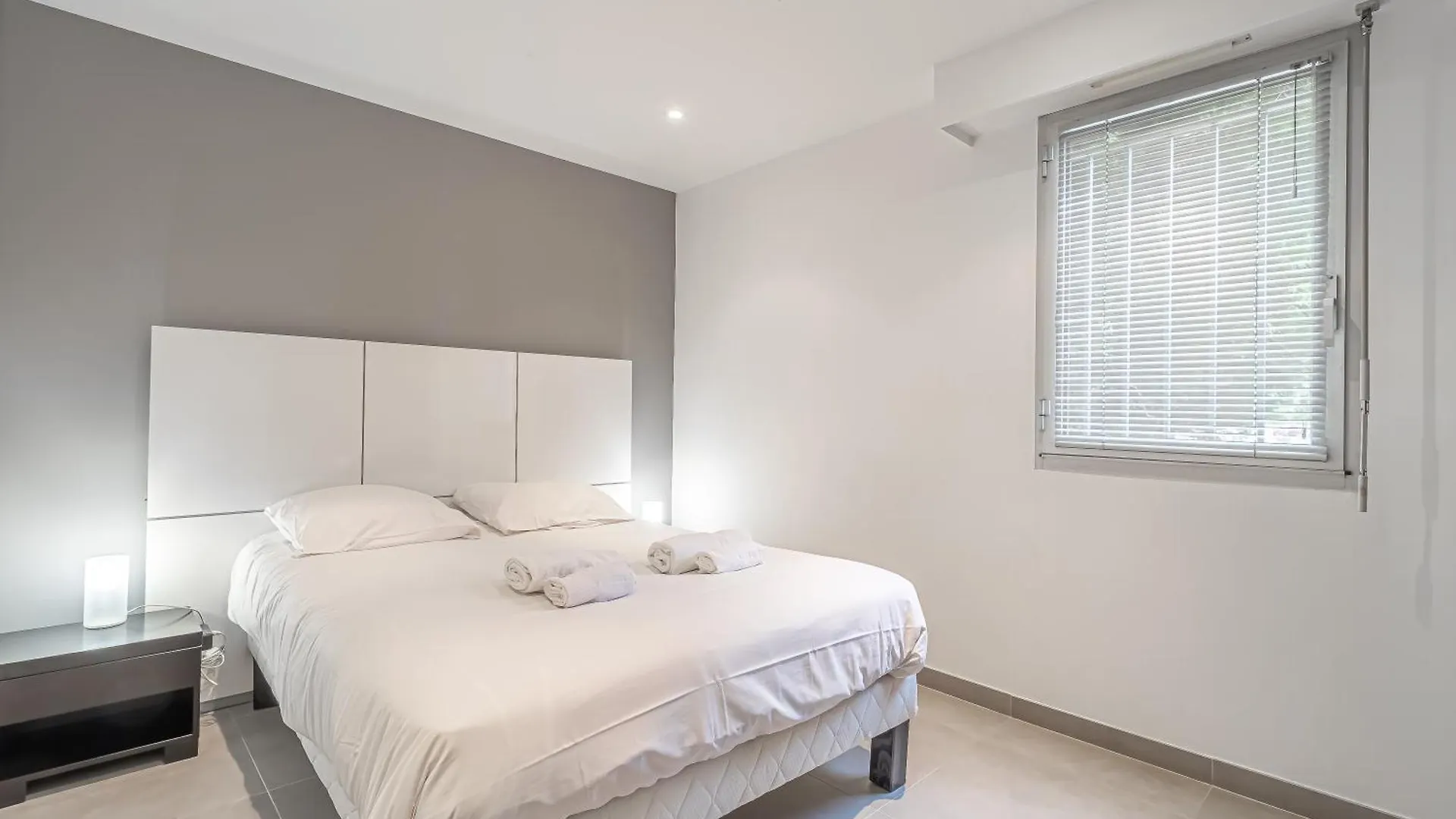 펜션 1 Room Apartment With Splendid View Of Monaco 보솔레이